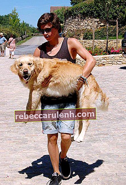 Брадли Симпсън с кучето си Джеси