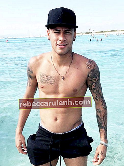Neymar Jr hemdloser Körper