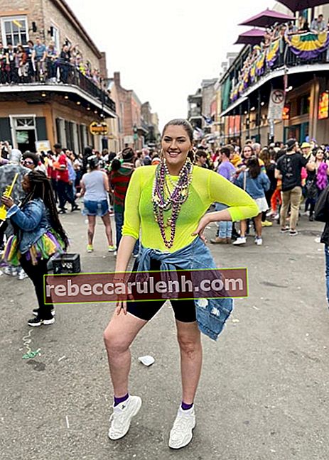 Stefanie Dolson alla parata del Mardi Gras a New Orleans nel febbraio 2020