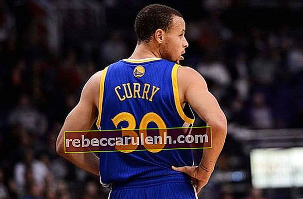 Stephen Curry lors d'un match NBA entre Golden State Warriors et Phoenix Suns.