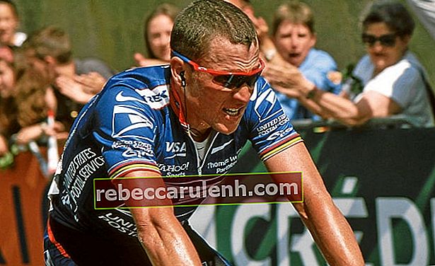 Lance Armstrong in una gara ciclistica nel 2002