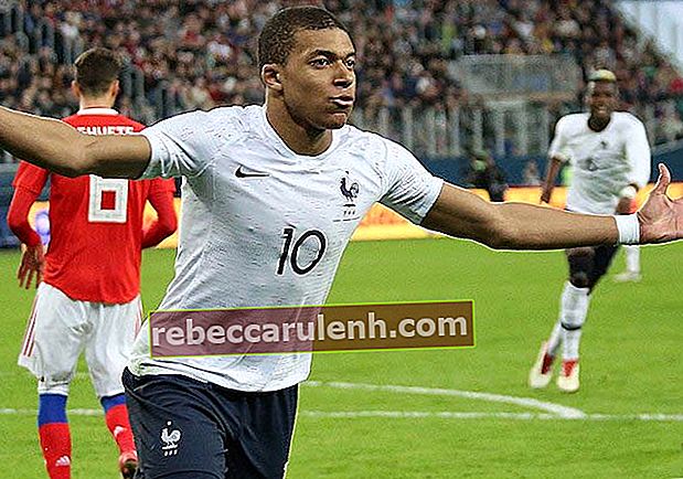Kylian Mbappe célèbre son deuxième but pour la France le 27 mars 2018