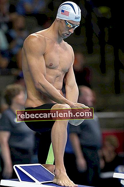 Michael Phelps avant le 100 mètres papillon à l'épreuve de natation de l'équipe olympique des États-Unis 2016