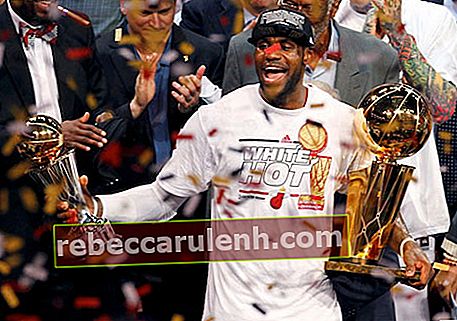Lebron célèbre sa deuxième victoire de titre de champion avec le Miami Heat.