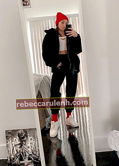 Ashton Locklear vu en prenant un selfie miroir en mars 2019