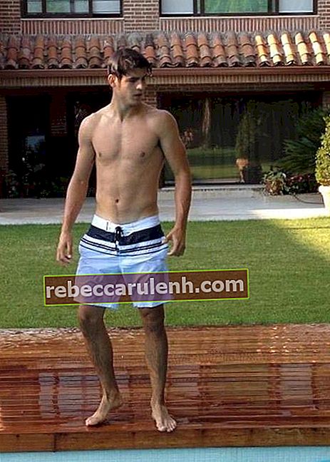 Body Alvaro Morata a torso nudo