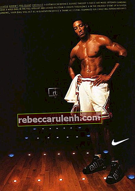 Scottie Pippen posiert 1998 ohne Hemd für eine Nike-Print-Anzeige