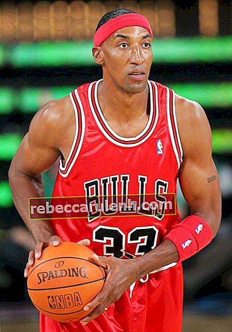 Scottie Pippen tritt während des NBA All-Star Weekend 2007 in den Haier Shooting Stars auf