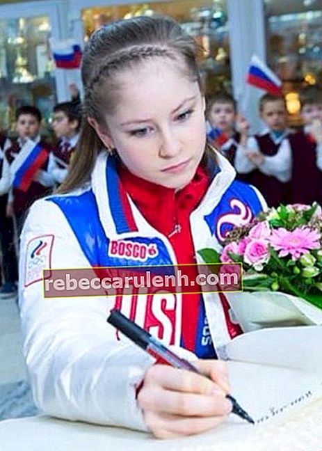 Юлия Липницкая, както се вижда в Instagram Post през март 2015 г.