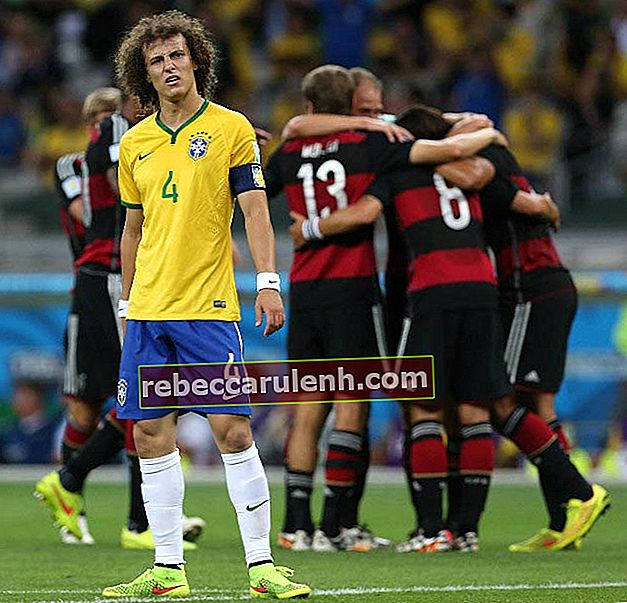 L'expression perplexe de David Luiz L'Allemagne marque un autre but en demi-finale de la Coupe du monde 2014