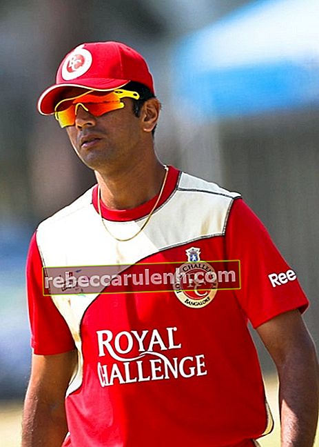 Rahul Dravid na zdjęciu zrobionym podczas meczu, gdy grał w Royal Challengers Bangalore w styczniu 2000 roku