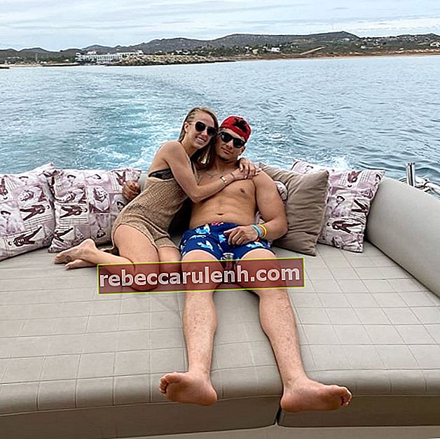 Patrick Mahomes II comme on le voit sur une photo prise avec son beau Brittany Matthews en mars 2020