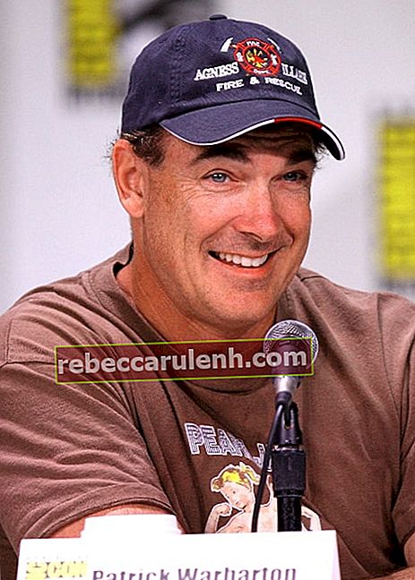 Патрик Уорбъртън, както се вижда на Comic-Con през 2011 г. в Сан Диего, Калифорния