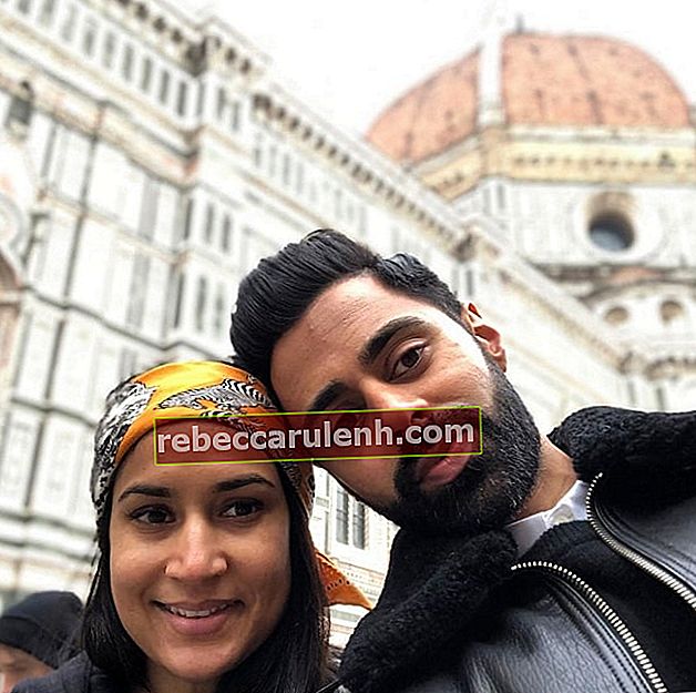 Hasan Minhaj dans un selfie avec sa femme Beena Patel