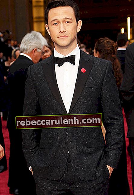 Джоузеф Гордън-Левит присъства на наградите "Оскар" през февруари 2015 г.