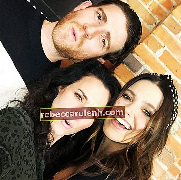 Hilarie mit ihren One Tree Hill-Co-Stars Bryan Greenberg und Sophia Bush im Februar 2019