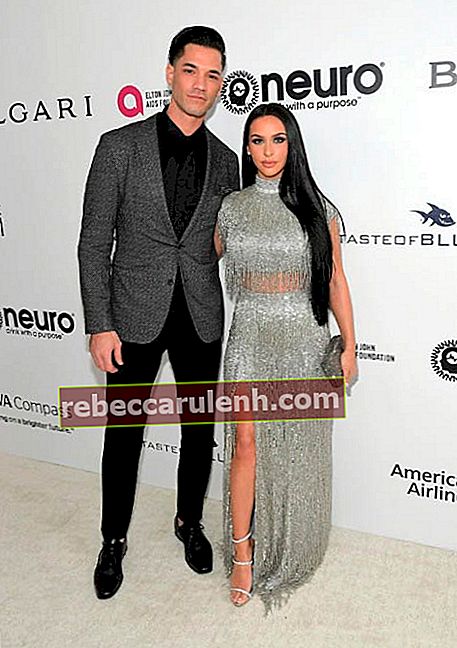 Карли Бабел и Брет Кап на 25-та годишна партия за гледане на награди „Академия“ на Елтън Джон през февруари 2017 г.