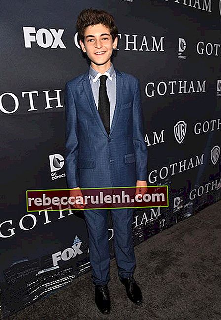 Дейвид Мазуз на прожекцията за финалния сезон на Goxham на Fox през април 2015 г.
