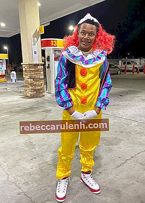 Richboy.Troy come si vede in una foto che è stata scattata mentre indossava un costume da clown nell'agosto 2020