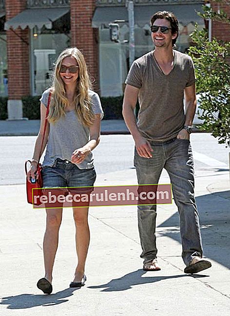 Бен Барнс и Аманда Сейфрид обедают в Западном Голливуде в сентябре 2012 года.