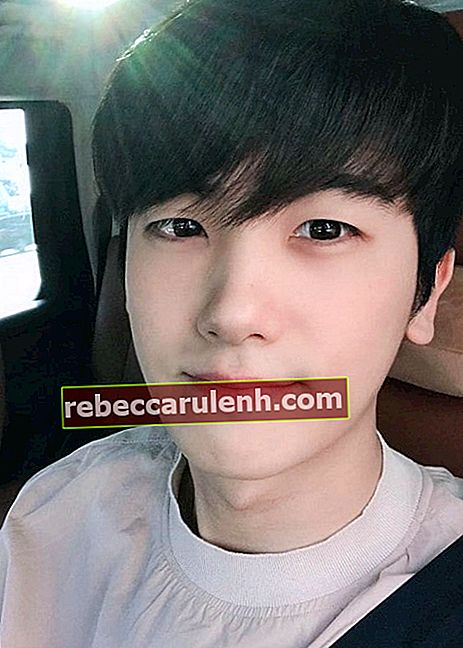 Паркирайте Hyung-sik в селфи в Instagram, както се вижда през май 2019 г.