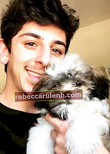 FaZe Rug en selfie avec son chien en octobre 2017
