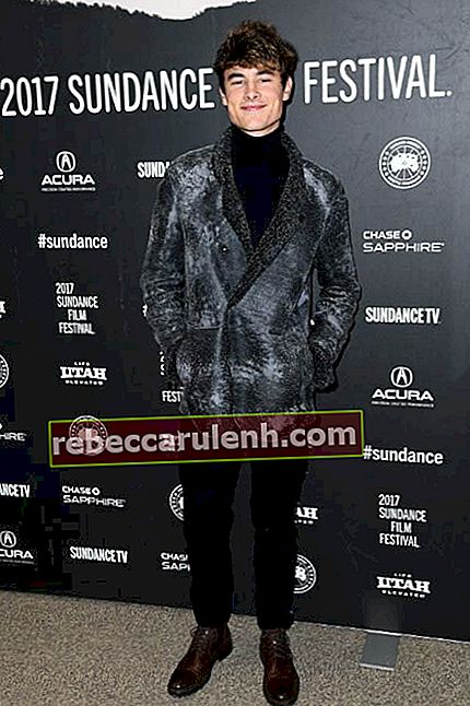 Киан Лоули на премиерата „Преди да падна“ на филмовия фестивал в Сънданс през януари 2017 г.