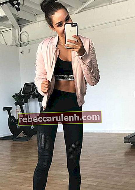 Кайла Ицинес в селфи в Instagram, както се вижда през декември 2017 г.