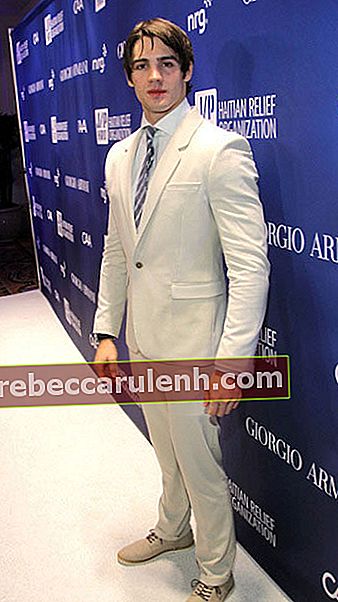 Taille de Steven R. McQueen