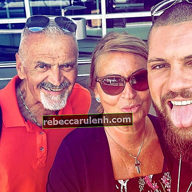 Florian Munteanu aus einem Selfie mit seiner Mutter und seinem Vater im September 2019