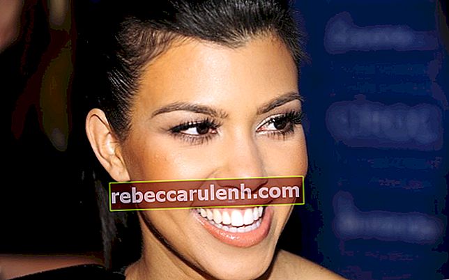 Gros plan du visage de Kourtney Kardashian