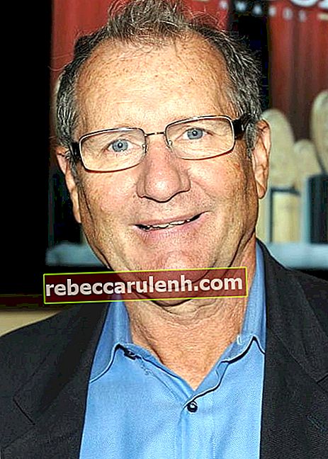 Ed O'Neill na 69th Annual Peabody Awards w maju 2010