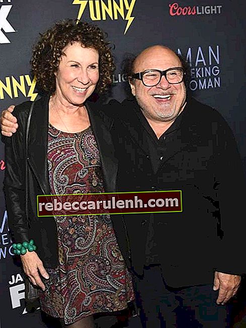 Danny DeVito und Rhea Perlman bei der Premiere von FXXs Man Seeking Woman im Januar 2015