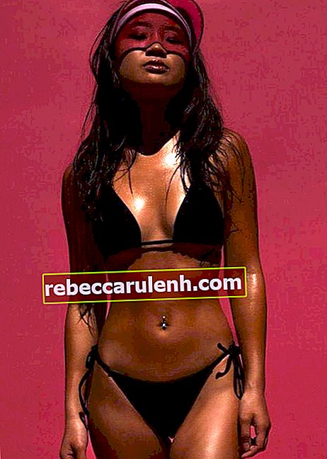 Jeannie Mai секси бикини черно бикини Coy март 2016