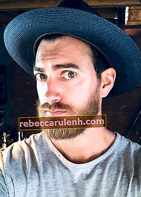 Rhett James McLaughlin в селфи в Instagram, както се вижда през юли 2018 г.