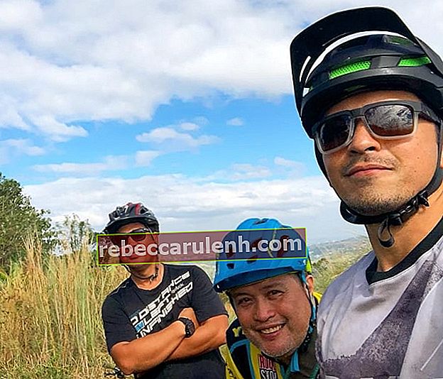 De gauche à droite - Michael Sanvictores, William Erwin Benipayo et Dennis Trillo vus dans un selfie pris à Antenna Hill à Binangonan, Rizal, Philippines en 2019