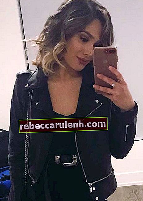 Chachi Gonzales na selfie w październiku 2017 roku