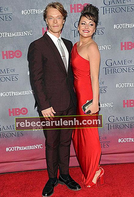 Jaime Winstone e Alfie Allen alla premiere della quarta stagione di 'Game of Thrones' a New York City il 18 marzo 2014