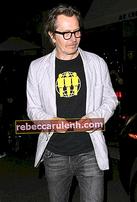 Gary Oldman je na kolacji w restauracji Mr Chow w Beverly Hills w Kalifornii 20 sierpnia 2014 r
