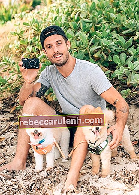Sawyer Hartman mit seinen Hunden, wie im August 2019 zu sehen