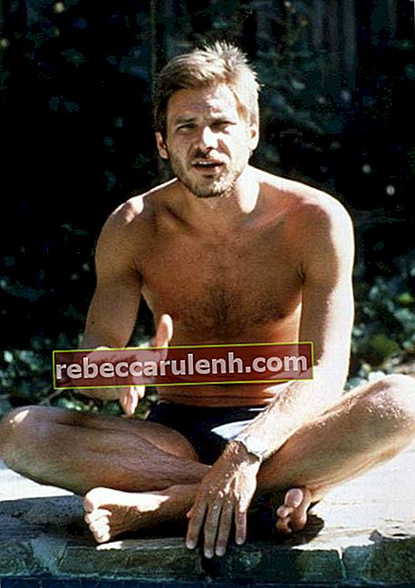 Harrison Ford torse nu dans une vieille photo