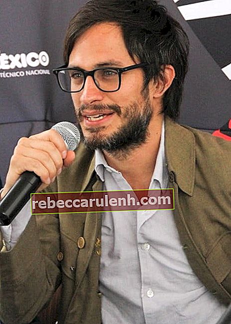Гаел Гарсия Бернал на фестивала на документалния филм "Амбуланте" през юни 2013 г.