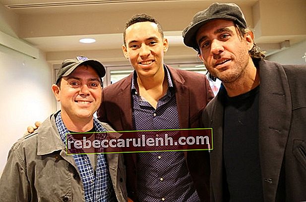 Joe Lo Truglio (à gauche) avec Carlos Correa et Bobby Cannavale (à droite) vu en octobre 2015