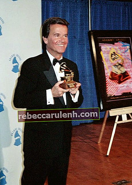 Дик Кларк на церемонии вручения премии Грэмми 1990 года