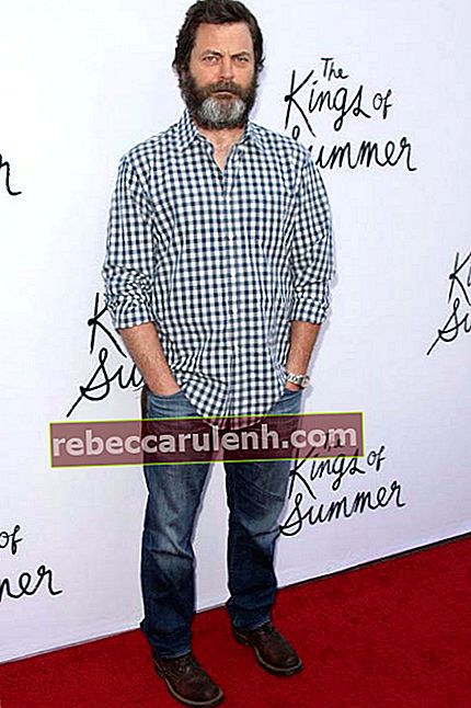 Ник Офърман на прожекцията на CBS Films „Кралете на лятото през май 2013 г.