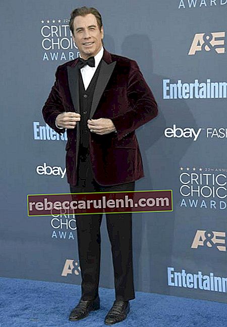 John Travolta na Critics 'Choice Awards w grudniu 2016 roku