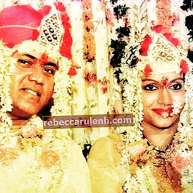 Jayshree T. come si vede in una foto con suo marito Jayprakash Karnataki il giorno del suo matrimonio nel 1989
