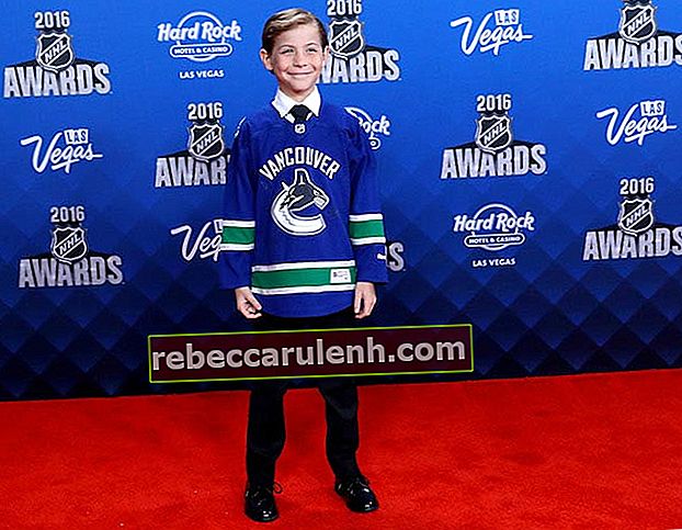 Джейкоб Тремблей на церемонии вручения награды НХЛ в Hard Rock Hotel & Casino в Лас-Вегасе 22 июня 2016 г.