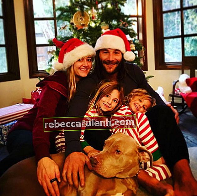 Zach McGowan con la sua famiglia come si è visto nel dicembre 2017