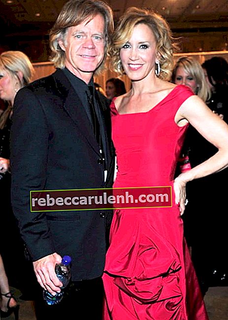 Уильям Х. Мэйси и Фелисити Хаффман в коллекции красных платьев The Heart Truth в феврале 2010 года.